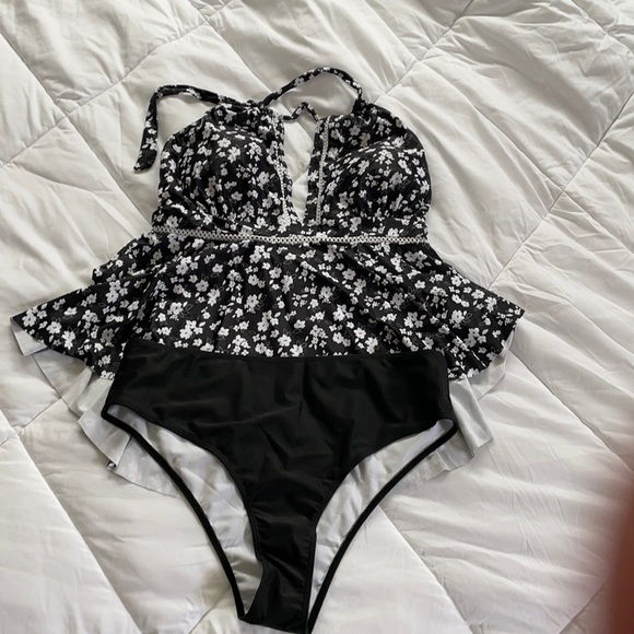 Shein Tankini - Picture 1 of 3